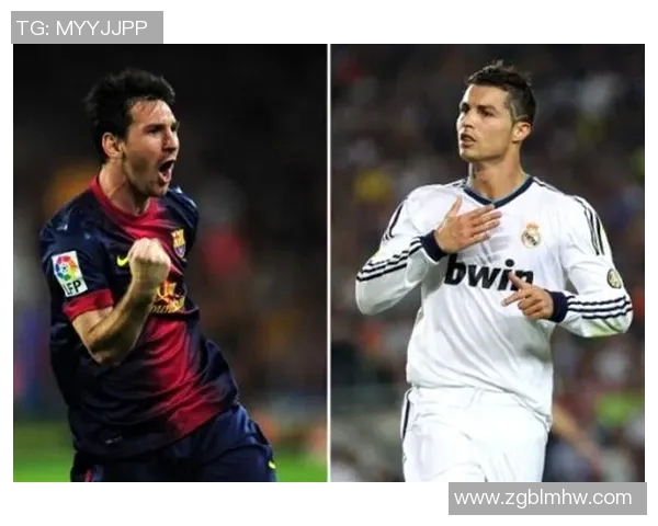 C罗足球明星小挂画展现传奇风采与激情瞬间的完美结合 C罗足球明星小挂画展现传奇风采与激情瞬间的完美结合