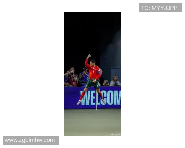 C罗足球明星视频精彩瞬间回顾与职业生涯亮点分析