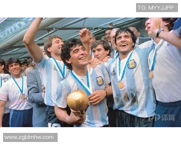 上帝对足球明星的独特见解与评价引发的深思与启示