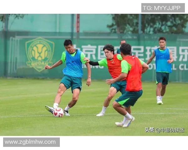 黑粉疯狂袭击足球明星引发舆论风波球迷反应不一引发社会关注 黑粉疯狂袭击足球明星引发舆论风波球迷反应不一引发社会关注