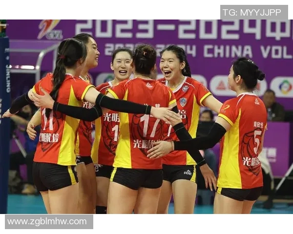 上海排球队的崛起与挑战:探索排球运动的力量与未来发展 上海排球队的崛起与挑战:探索排球运动的力量与未来发展