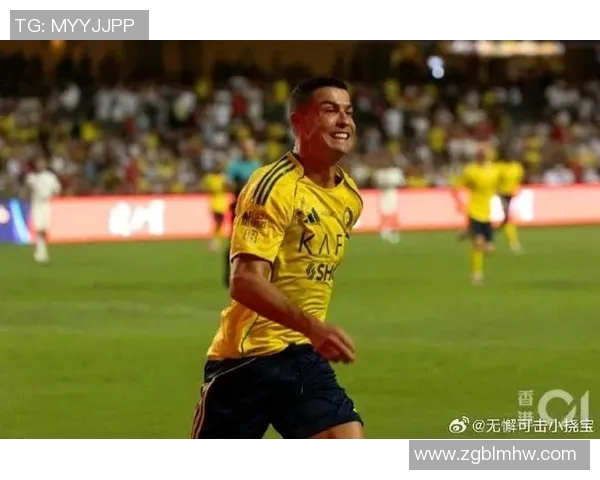 上海热销足球明星签名商品吸引众多球迷热情追捧