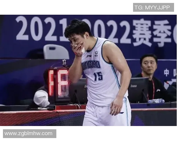 上海篮球队个人能力引发热议球迷观点各异争论不断 上海篮球队个人能力引发热议球迷观点各异争论不断