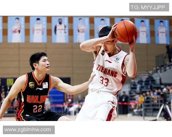 上海篮球队以87分强势领跑杯赛积分榜追赶者紧随其后 上海篮球队以87分强势领跑杯赛积分榜追赶者紧随其后