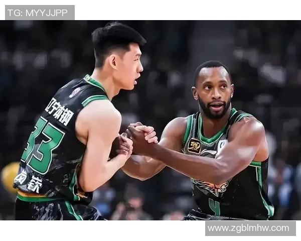 上海篮球队在洲际杯积分榜中以53分稳居第一名展现强劲实力 上海篮球队在洲际杯积分榜中以53分稳居第一名展现强劲实力