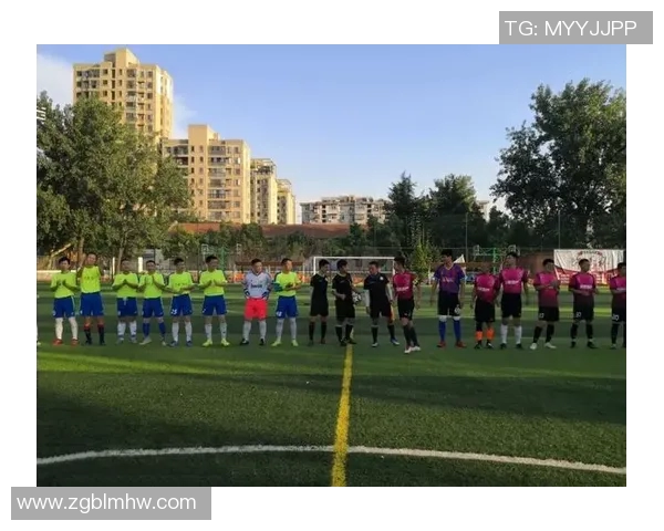 上海篮球队在耐力排行榜中荣获第三名展现出强大实力与团队精神 上海篮球队在耐力排行榜中荣获第三名展现出强大实力与团队精神