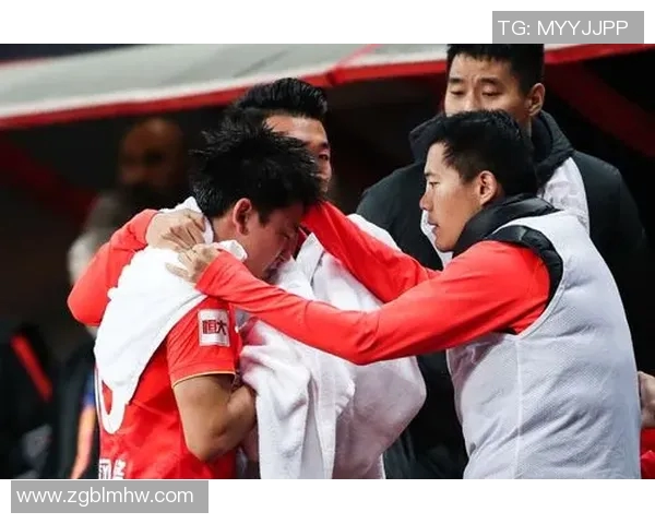 上海篮球队意识争议引发热议球迷对战术执行与团队配合的深度探讨