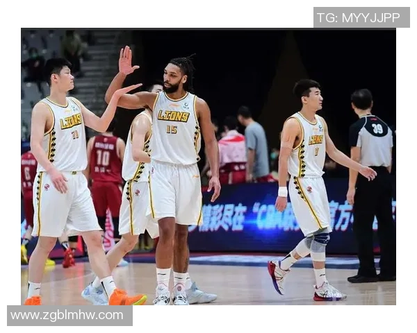 武汉羽毛球队以58分稳居冠军赛积分榜首位展现强劲实力